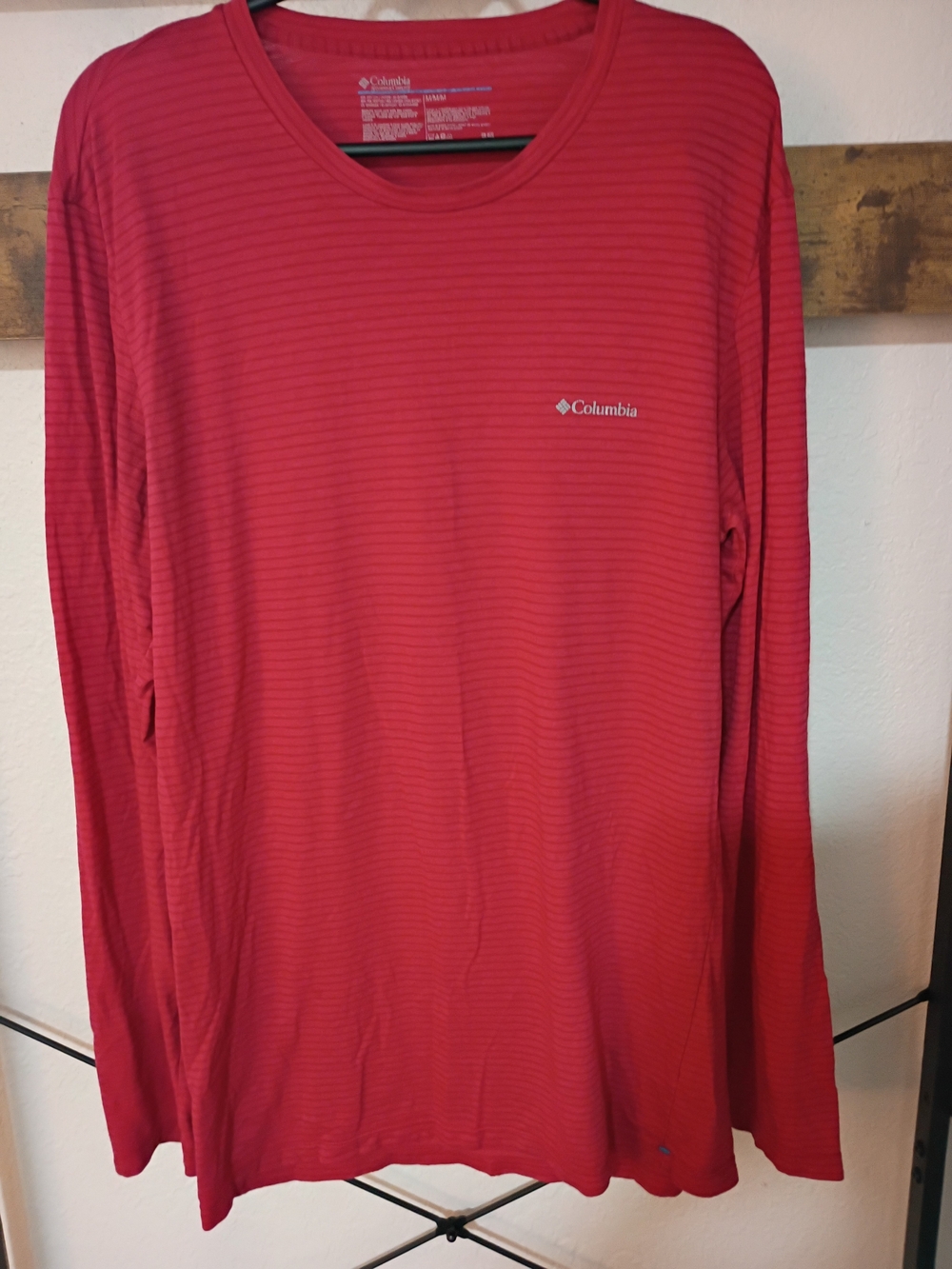 Columbia Men's Long Sleeve Red Performance Shirt Size M
